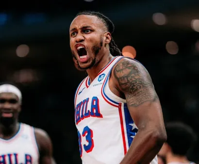 BOB半岛体育官方网站-三节战罢76人82-83落后爵士，沃克6投全中砍下18分